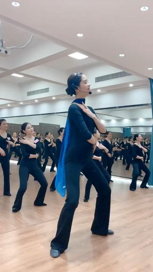 国产原创女教师播放视频,传递知识与爱的教育瞬间